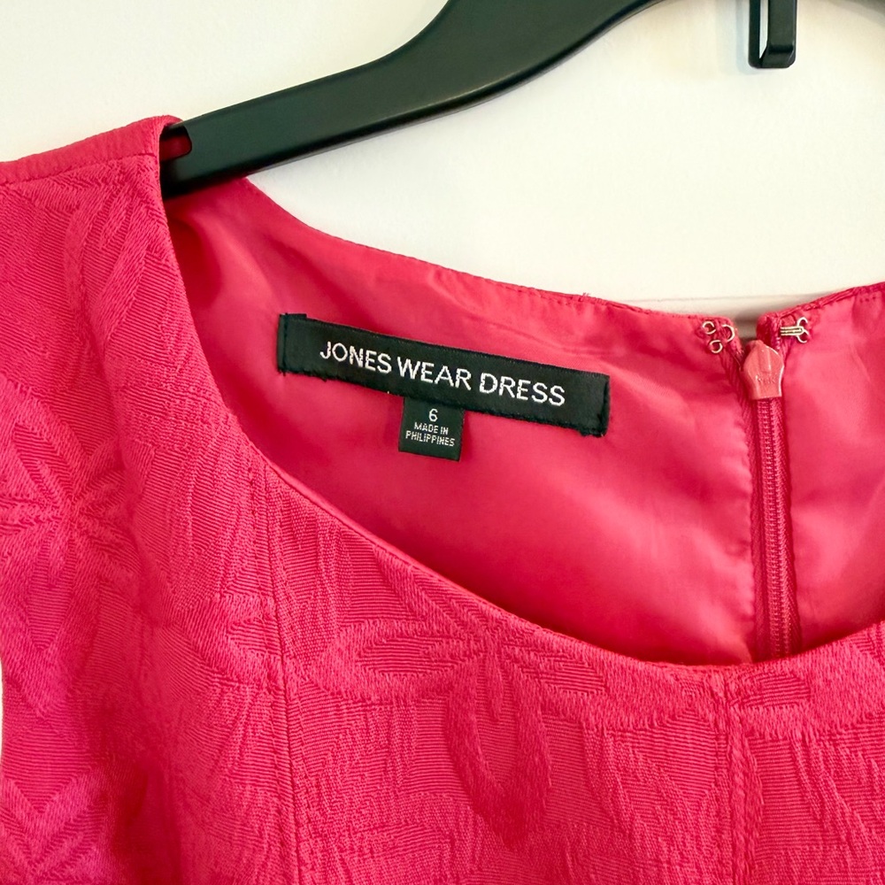 Fuchsia Textured Floral Fit and Flare Dress Size 6 NWT - Picture 4 of 10